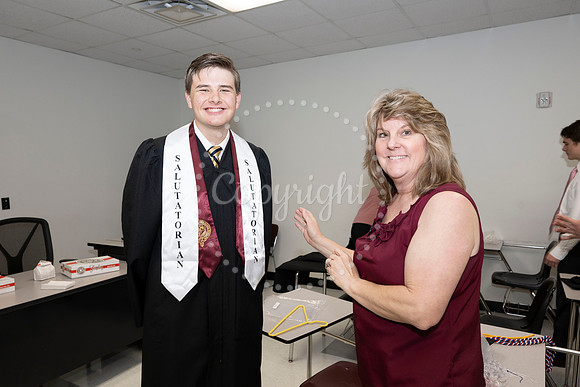 2358GatewayGrad2023-0339