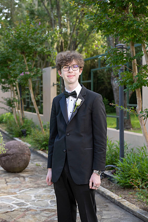 2351PreProm-StrakeJesuit-0010