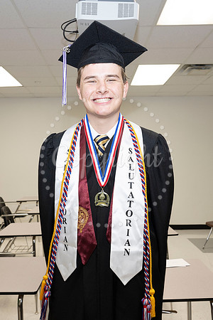 2358GatewayGrad2023-0370
