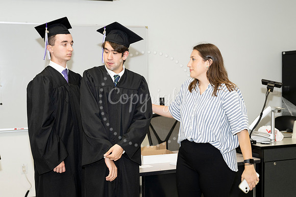 2358GatewayGrad2023-0435