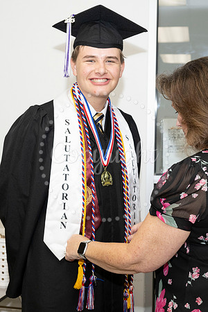2358GatewayGrad2023-0412