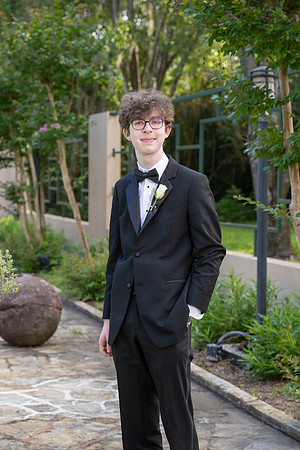 2351PreProm-StrakeJesuit-0015