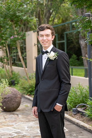 2351PreProm-StrakeJesuit-0061