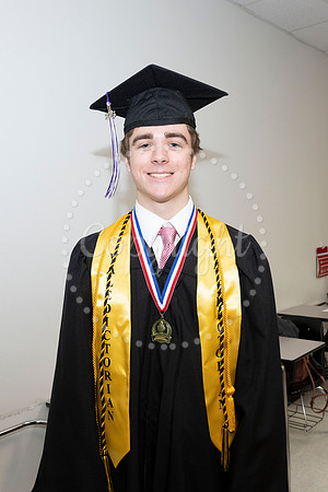 2358GatewayGrad2023-0373