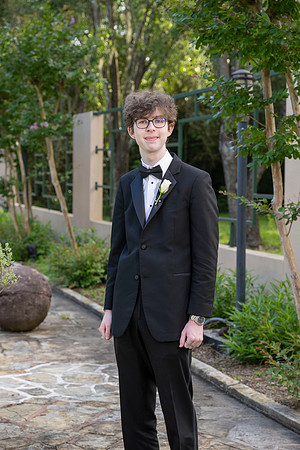 2351PreProm-StrakeJesuit-0011