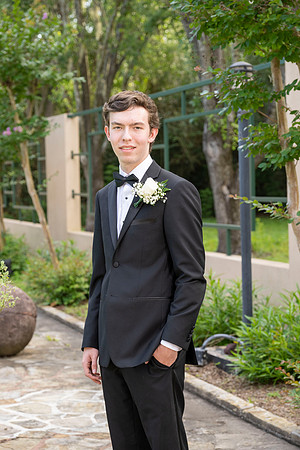 2351PreProm-StrakeJesuit-0053