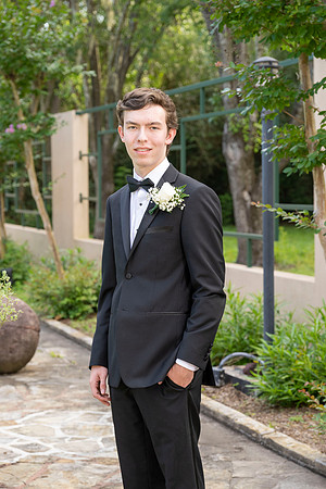 2351PreProm-StrakeJesuit-0052