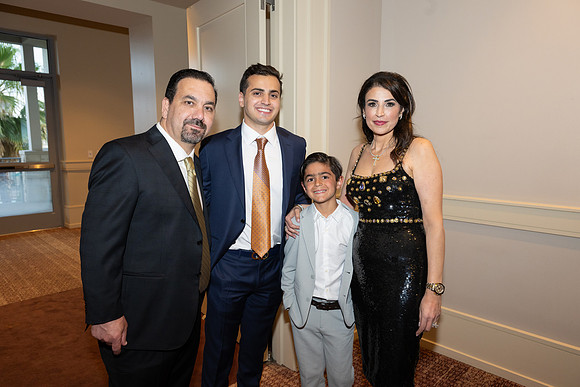 DrJiriesGanim-GradParty-0105