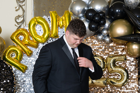 2496-StrakeJesuit-Prom2025-0024