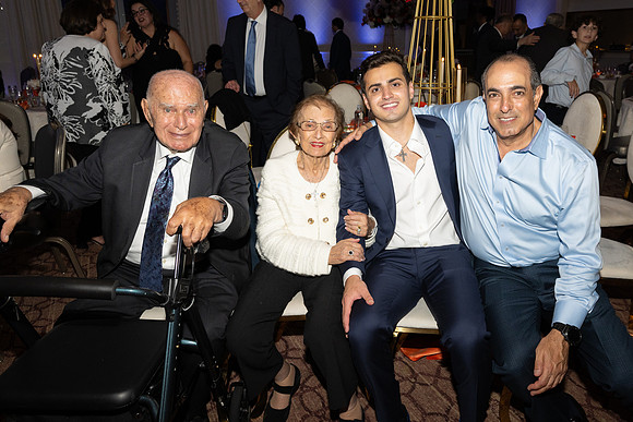 DrJiriesGanim-GradParty-0933