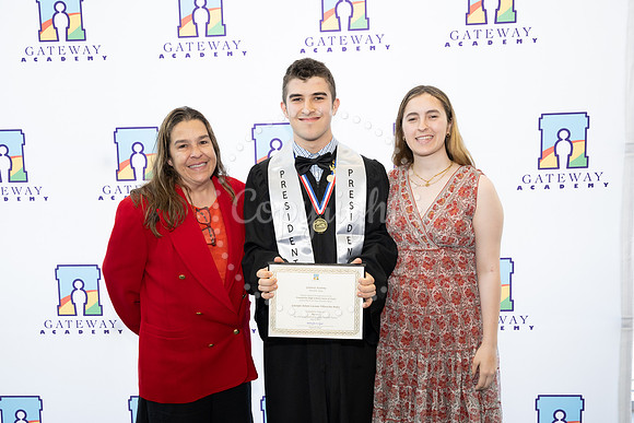 2503GatewayGrad2025-0946