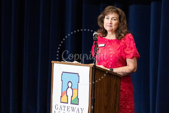 2503GatewayGrad2025-0593