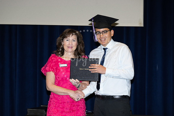 2503GatewayGrad2025-0138