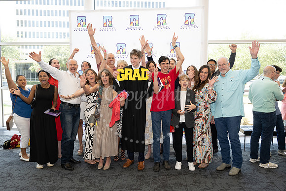 2503GatewayGrad2025-0977