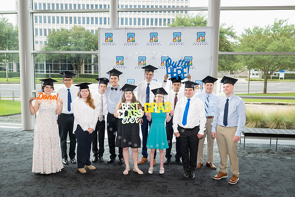 2503GatewayGrad2025-0343