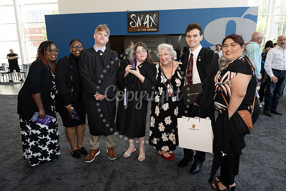 2503GatewayGrad2025-0982