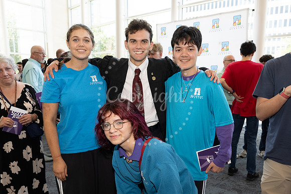 2503GatewayGrad2025-0985
