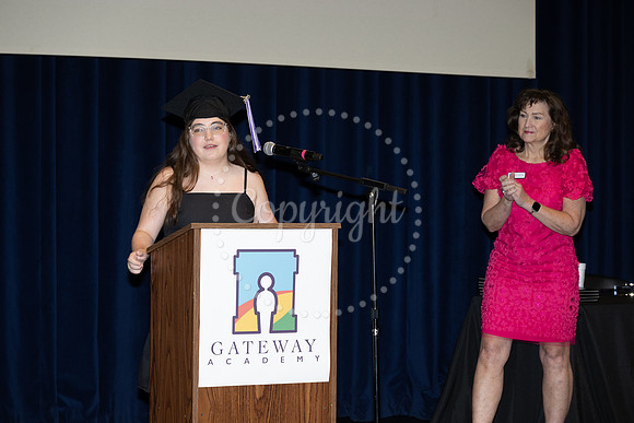 2503GatewayGrad2025-0133