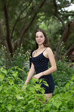 CaitlinHunt-ClaasOf2025-0142
