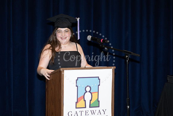 2503GatewayGrad2025-0130