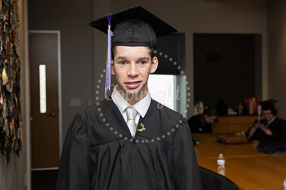 2503GatewayGrad2025-0378