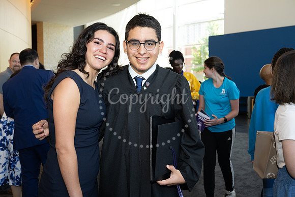 2503GatewayGrad2025-0931
