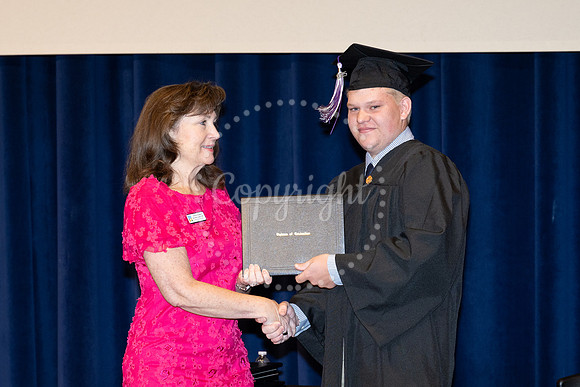 2503GatewayGrad2025-0755
