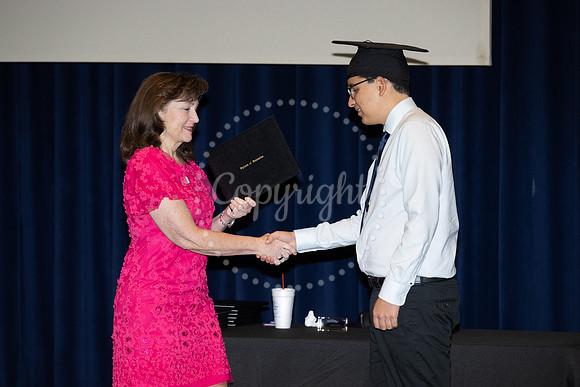 2503GatewayGrad2025-0136
