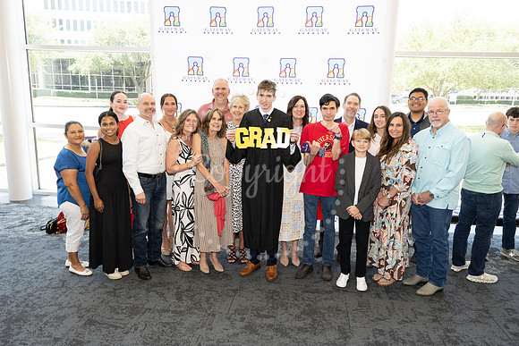 2503GatewayGrad2025-0973