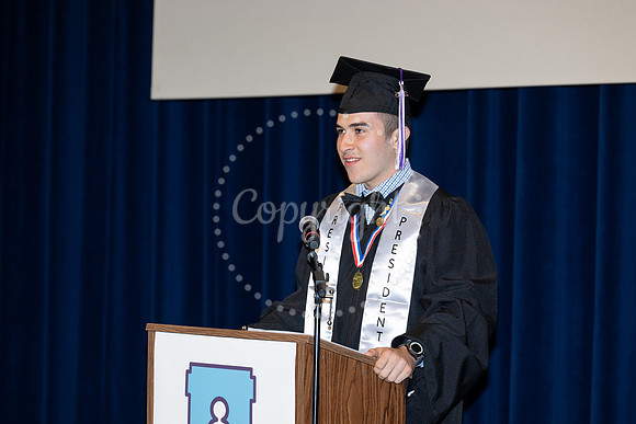 2503GatewayGrad2025-0876