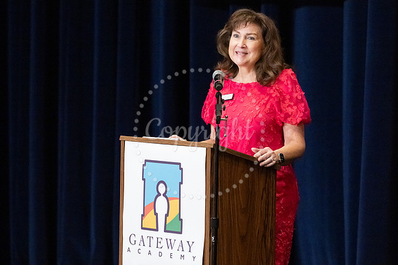 2503GatewayGrad2025-0591