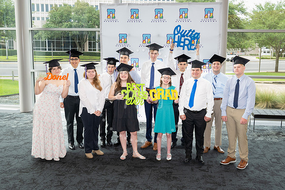 2503GatewayGrad2025-0337