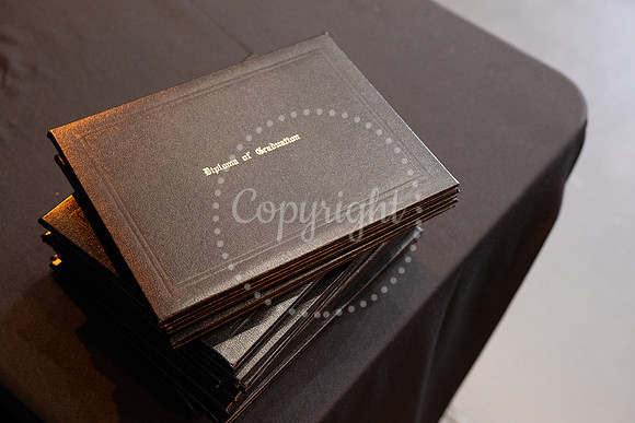 2503GatewayGrad2025-0355