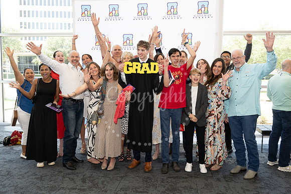 2503GatewayGrad2025-0978