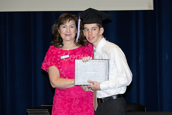 2503GatewayGrad2025-0085