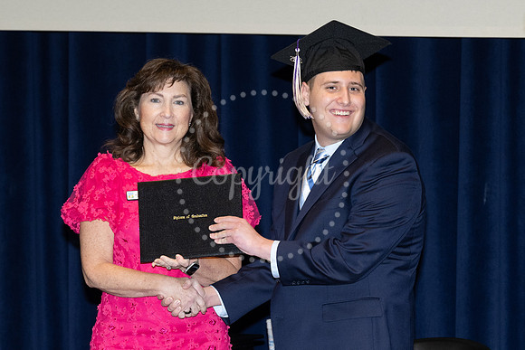 2503GatewayGrad2025-0190