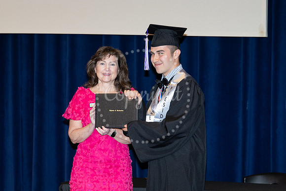 2503GatewayGrad2025-0871