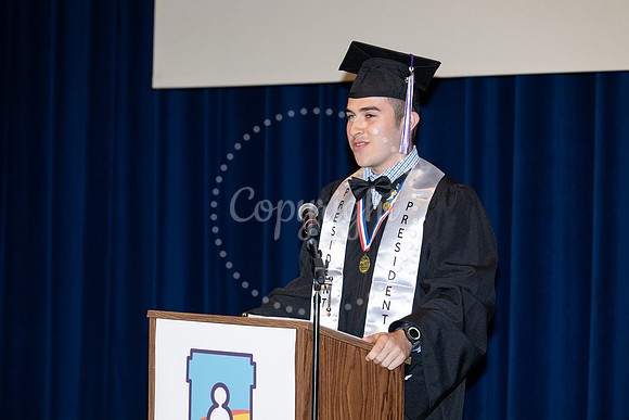 2503GatewayGrad2025-0877